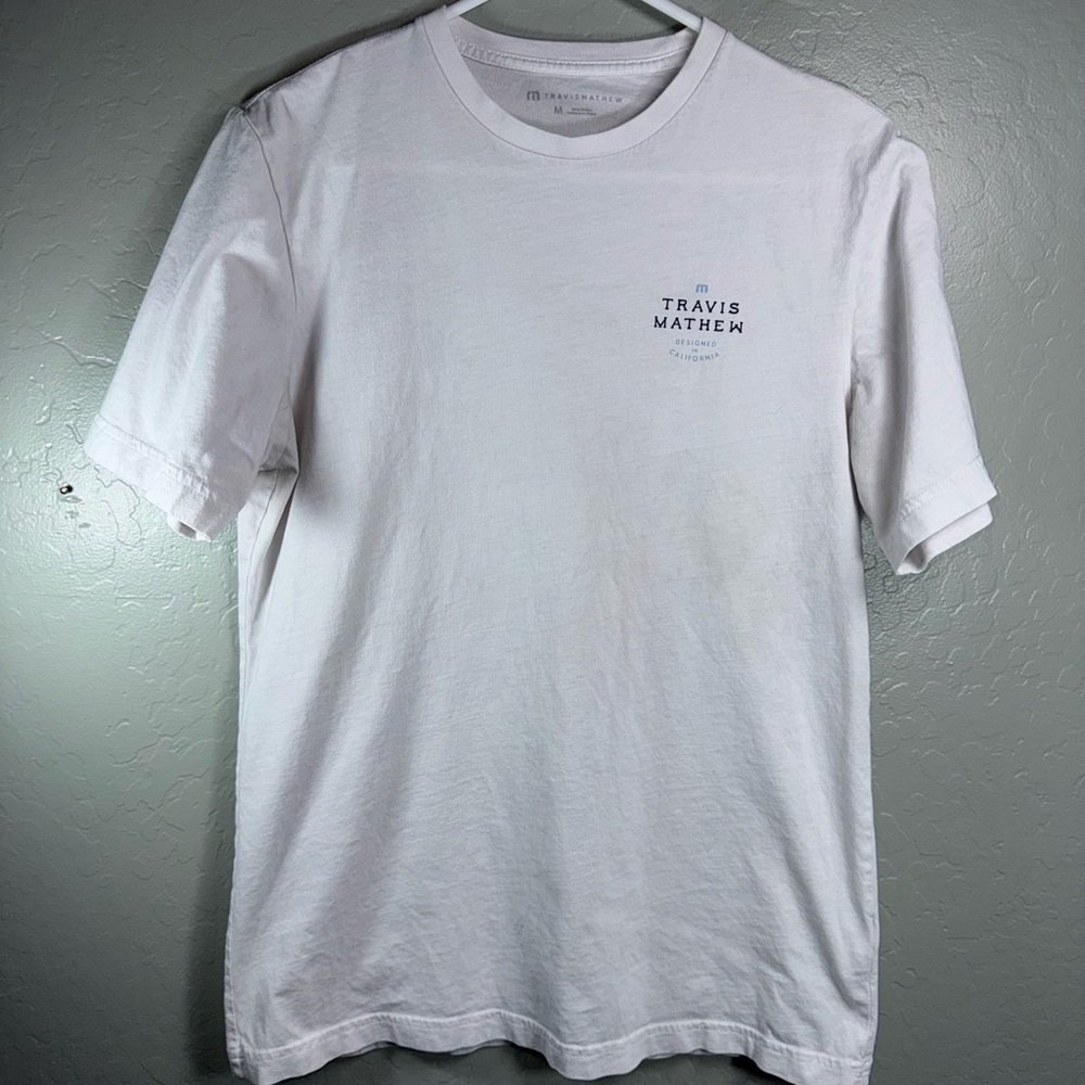 TravisMathew Graphic Tee – Always On Vacation Parrot Shirt (M)